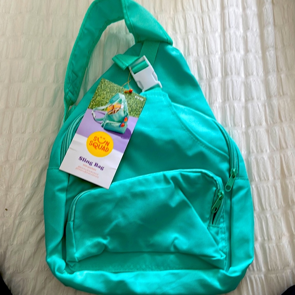 Sun Squad sling polyester backpack with pockets